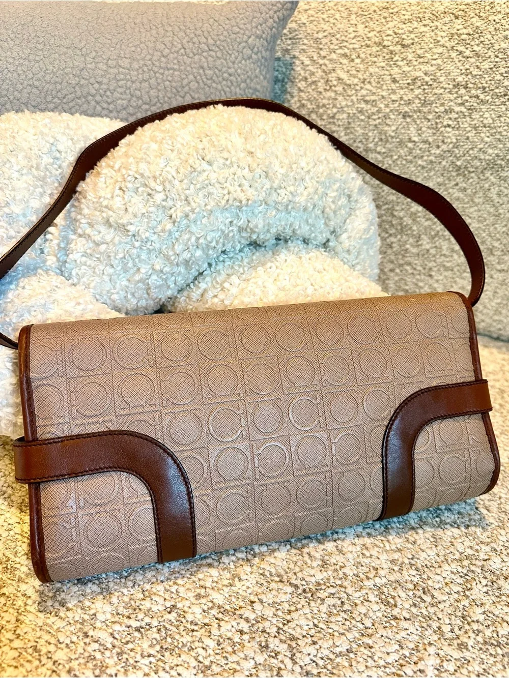 Like NEW! Salvatore Ferragamo Gancini Brown Bag - Converts to a Clutch! - Picture 5 of 16